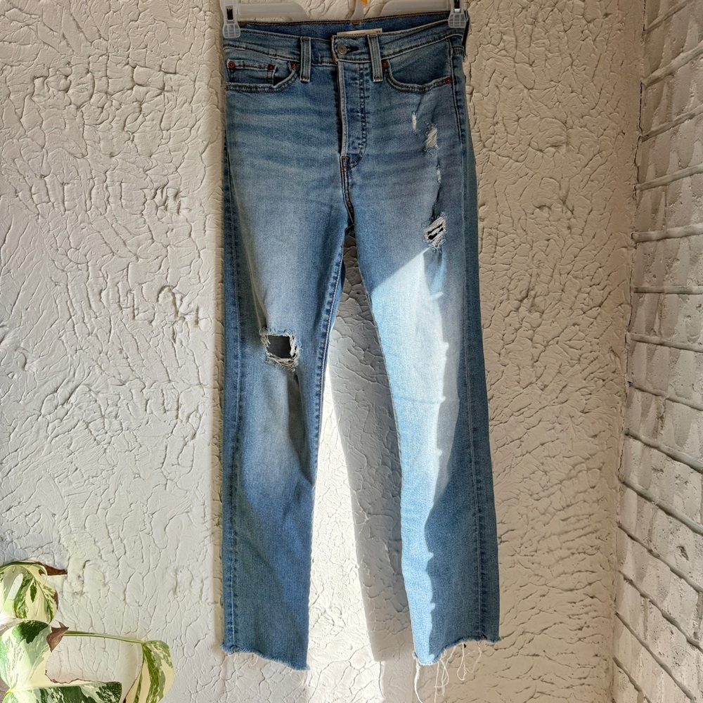 Levi's Light Blue Distressed Ankle Jeans - Picture 1 of 10